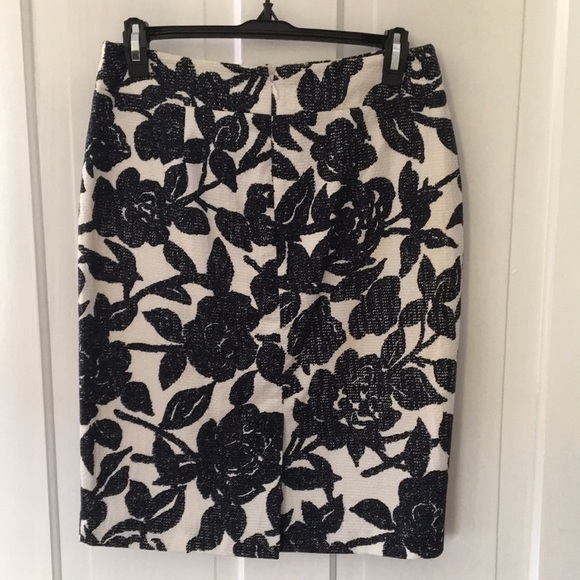 3 Pencil Skirt Bundle • WORTH • ANN TAYLOR • WORTHINGTON • Sizes 4 and 2 - Picture 8 of 16